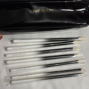 Lunar Beauty Black and White Makeup Brush Set